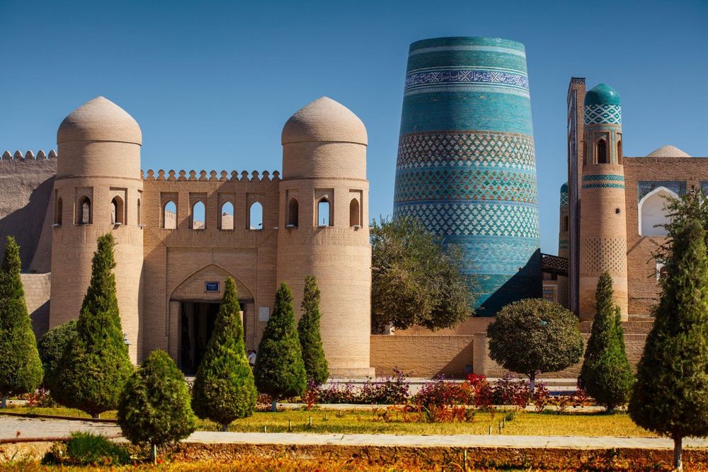 large_Itchan-Kala-Khiva-Uzbekistan-shutterstock_175614527_f6c6c3aaff